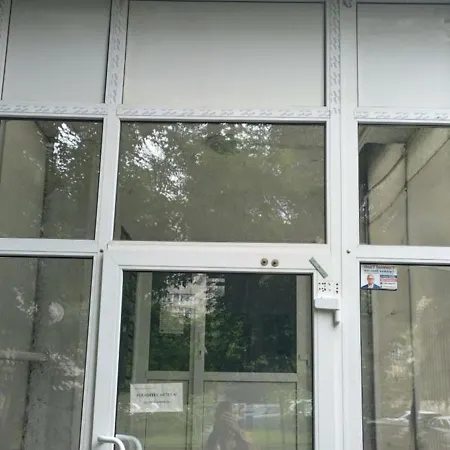 Apartment Quiet Artist For A Peaceful Hideaway In Bucharest