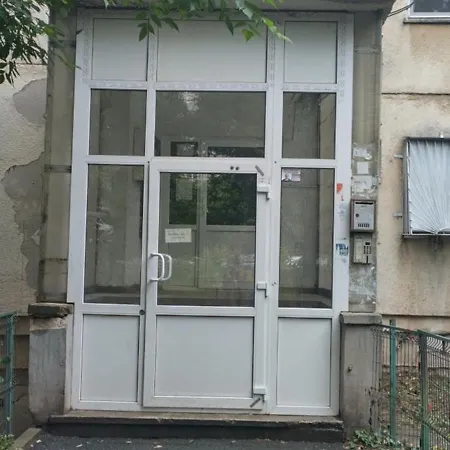 Quiet Artist For A Peaceful Hideaway In Bucharest